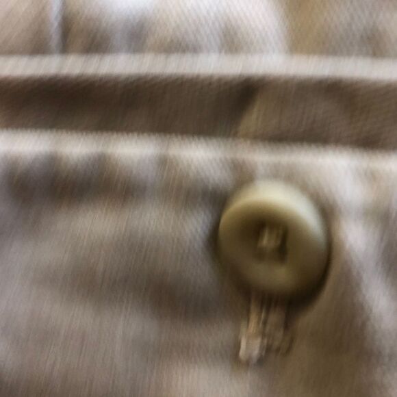 Izod 40 x 32 flat front khakis excellent condition - Picture 3 of 4